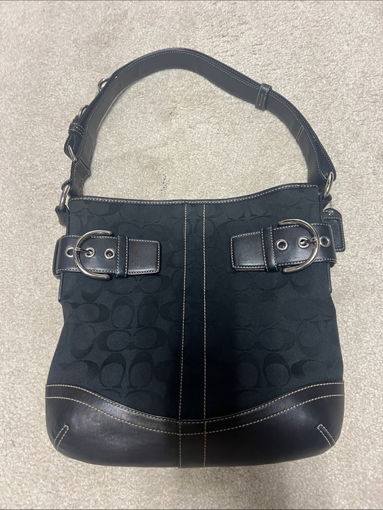 Coach Handbags - Coach Leather Black Shoulder Purse with Matching Coin Wallet